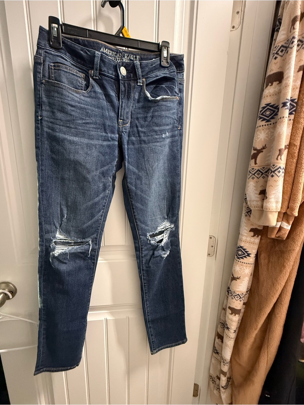 American Eagle Outfitters Distressed Dark Blue Skinny Jeans